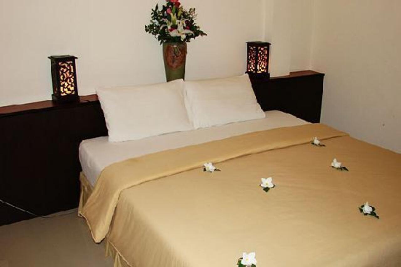 Baansaensook Villas *