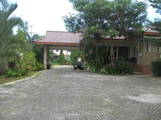 Baansaensook Villas