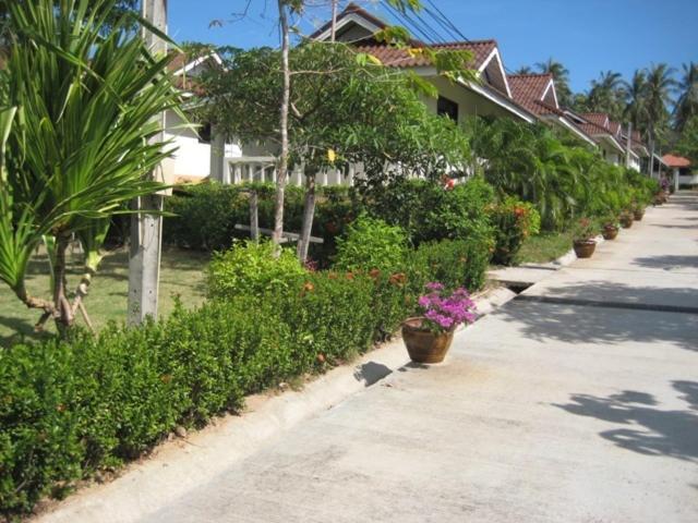 Baansaensook Villas *